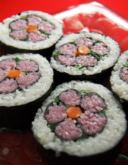 ひな祭り寿司 花模様の太巻き 花寿司 寿司屋のおかみさん小話